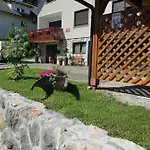 Apartma Tanya *