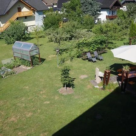 Apartma Tanya *