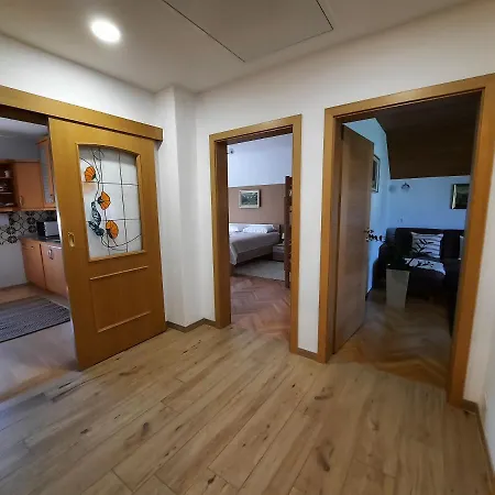 Apartma Tanya *